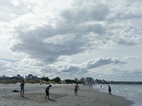 Imágenes de la larga playa que lleva al Ecocentro de Puerto Madryn