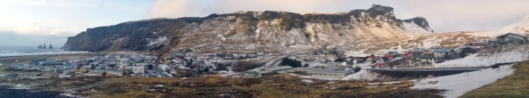 Vista panorámica de Vik y Mýrdal desde la iglesia Vikurkirkja