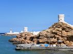 Dos Torres de Ayajh, y al fondo el Faro