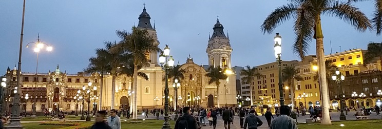 Catedral de Lima, Plaza de Armas
