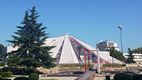 La Piramide, antiguo museo dedicado al dictador Enver Hoxha