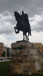 Estatua equestre de Skenderbeg