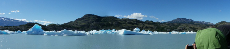 Navegación entre tempanos de hielo caidos de los glaciares