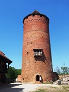 Torre sur del Castillo de Turaida
