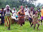 Pigmeos batwa, Village walk, Buhoma