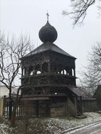 Campanario de la Iglesia de madera de Hronsek