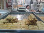 Tienda de dulces en el bazar de Qom