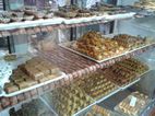 Tienda de dulces en el bazar de Qom