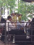 Orquesta tocando en la glorieta de la Plaza de Armas