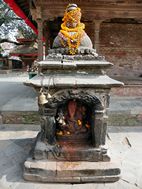 Pequeño santuario de Ganesha en Durbar Square
