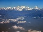 Vistas de la cordillera del Himalaya desde el Mountain Flight