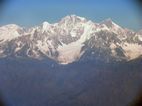 Vistas de la cordillera del Himalaya desde el Mountain Flight