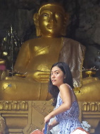 Imágnes de Buda durante la ascensión del Monte Phousi