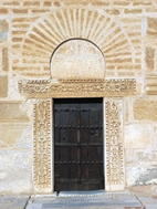 Puerta de acceso al alminar de la Gran mezquita de Sidi Uqba