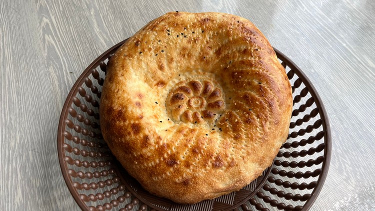 Non, pan redondo tradicional uzbeko