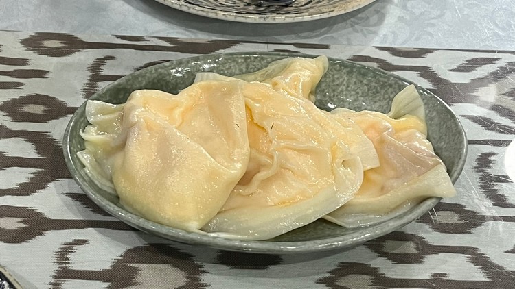 Tuhumbarak (empanadillas rellenas de huevo)