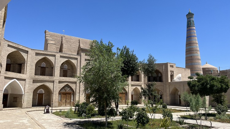 madrasa Shergazi Khan